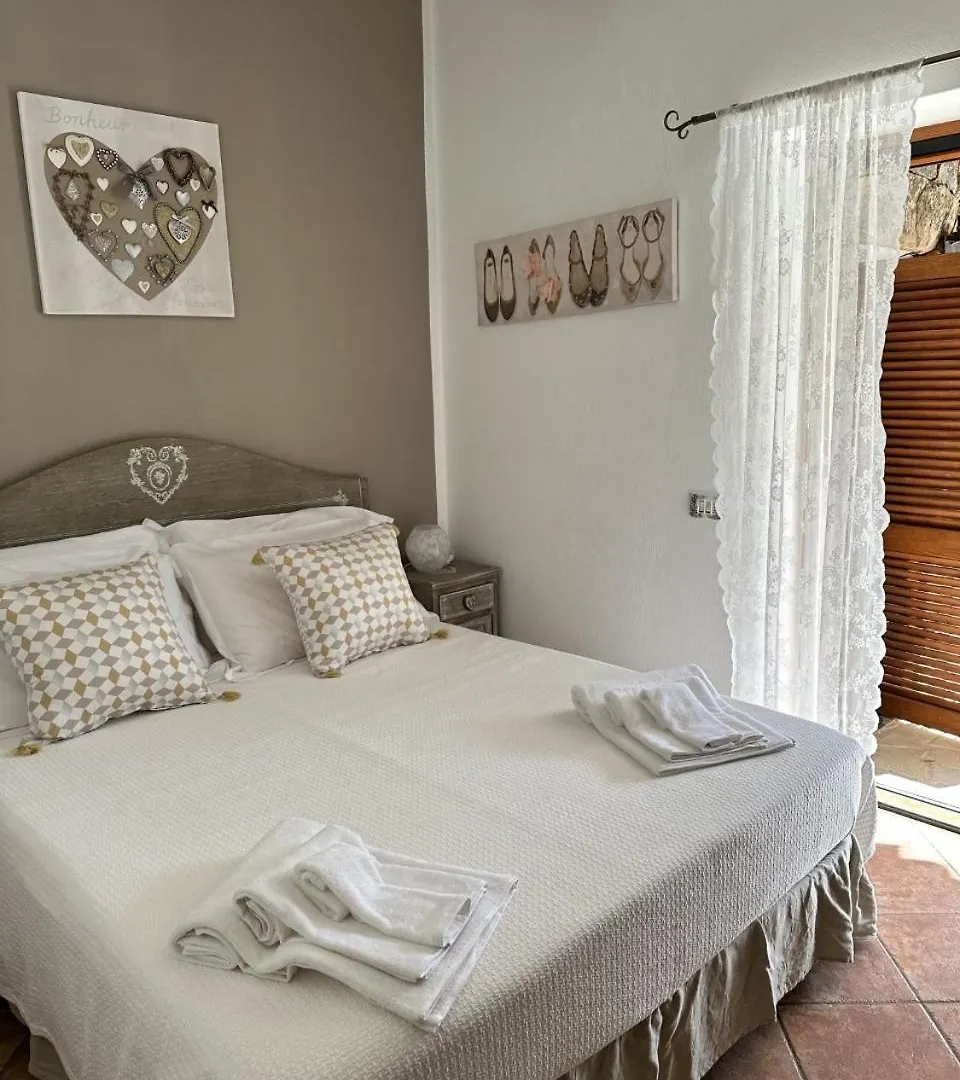 Wonderful Villa With Pool In Palau Italien
