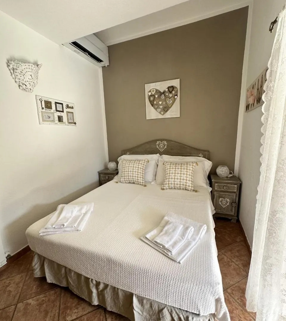 Wonderful Villa With Pool In Palau Italien