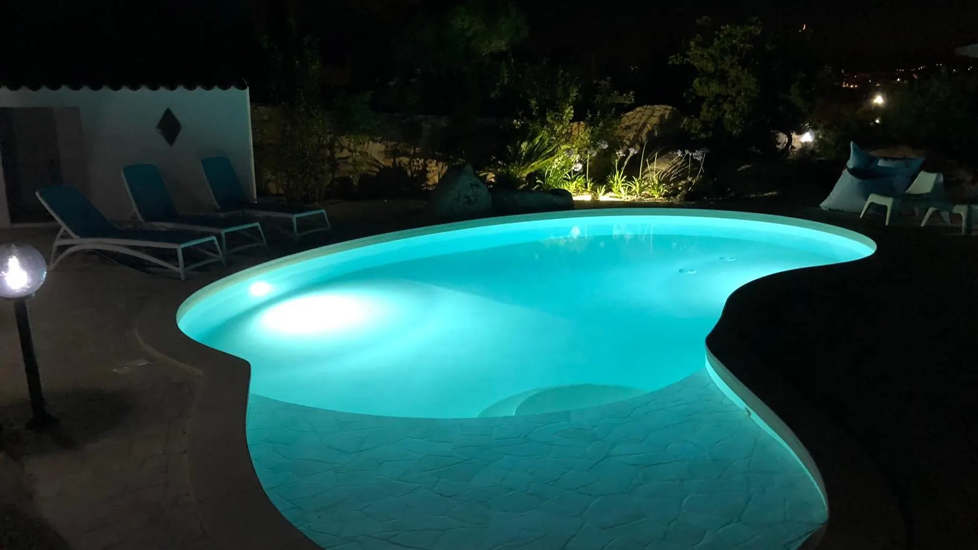 Wonderful Villa With Pool In Palau